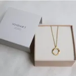 Estuche de Hoja de Lata Joidart-Gargantilla-Dorada-Aura-Pequeña