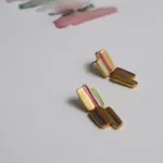 Primer plano de Hoja de Lata Joidart Pendientes Dorado Palette