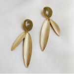 Pendientes Dorados Olivia Dos Hojas - Imagen 3